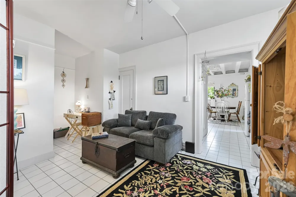 538 Main Street #305-#308 Hendersonville, NC 28792