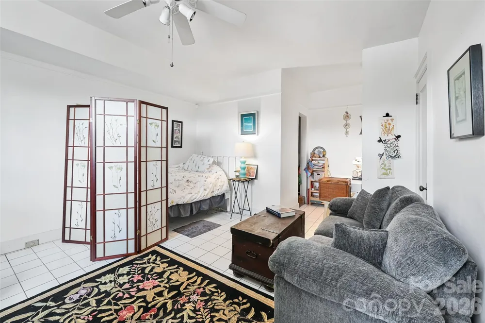 538 Main Street #305-#308 Hendersonville, NC 28792