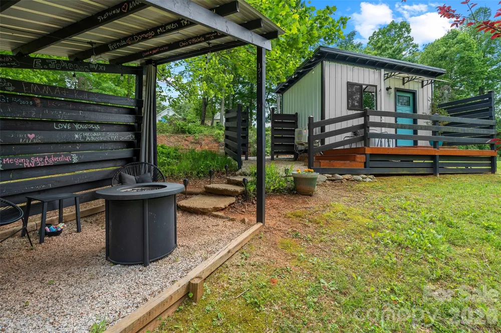 787 Ridge Road Marion, NC 28752