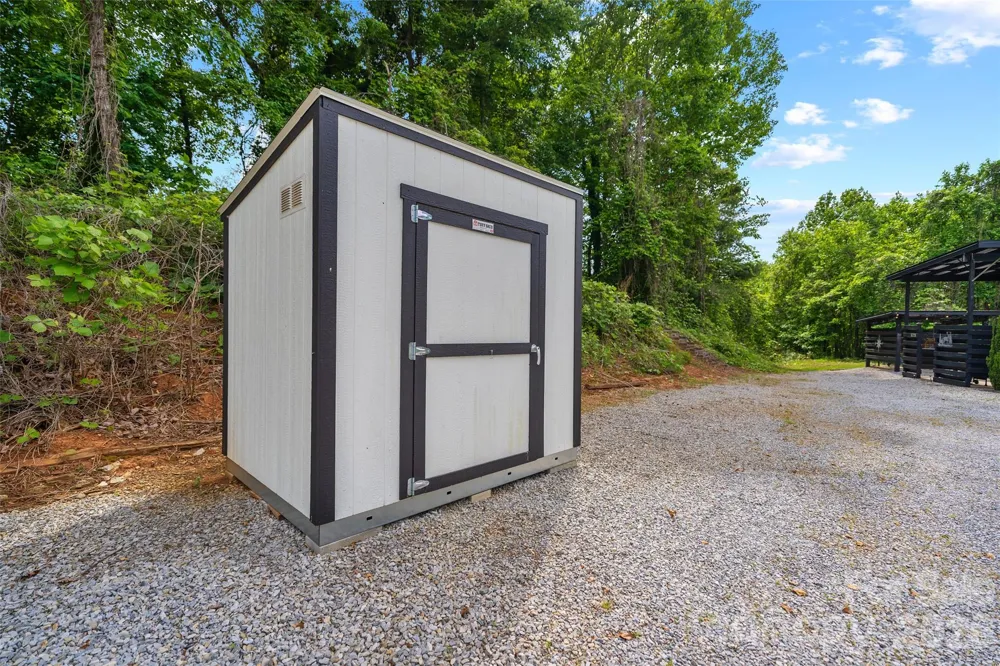 787 Ridge Road Marion, NC 28752