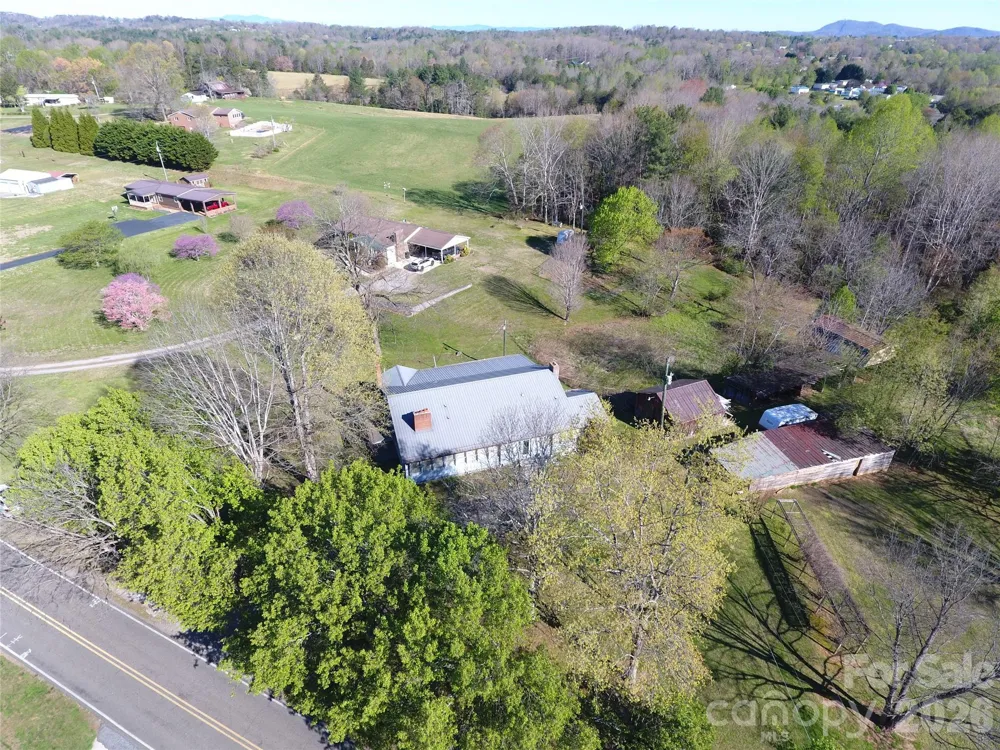 4543 Horseshoe Bend Road Hudson, NC 28638