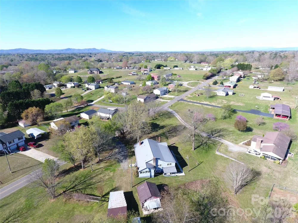 4543 Horseshoe Bend Road Hudson, NC 28638