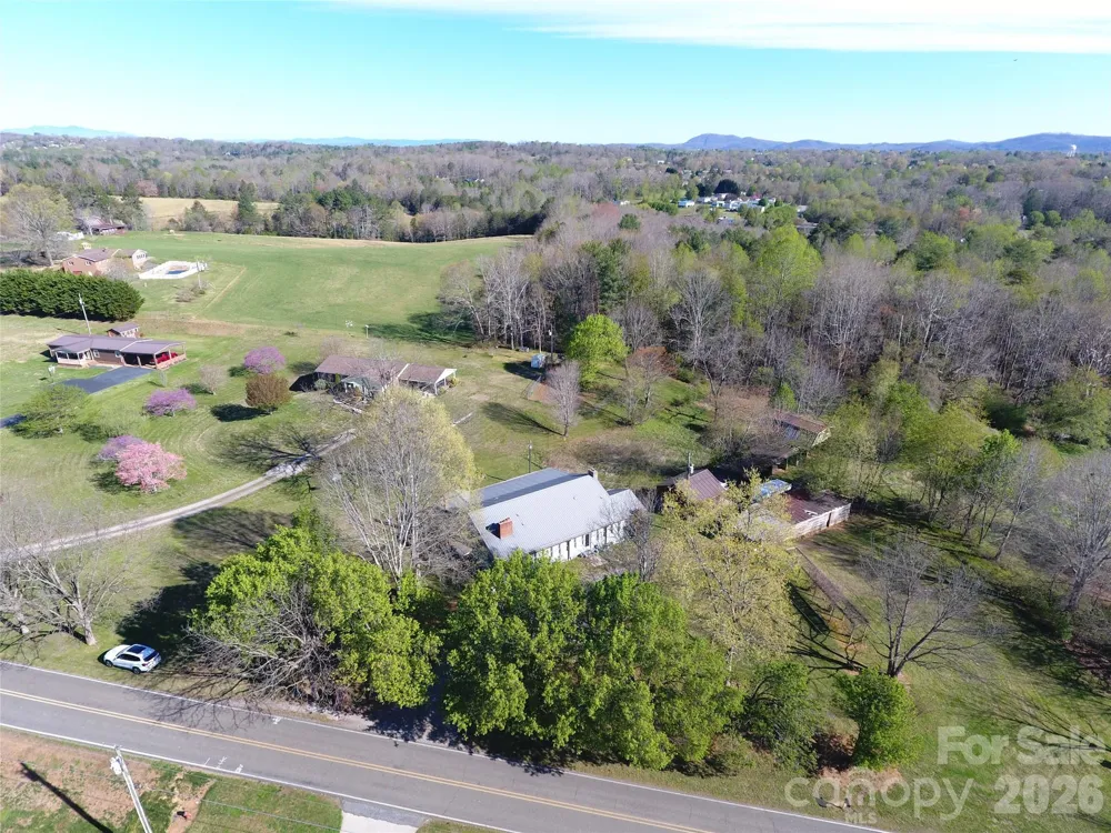 4543 Horseshoe Bend Road Hudson, NC 28638