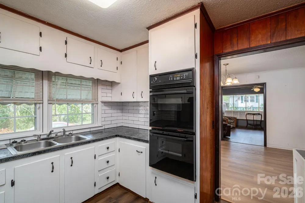 111 E Carlton Street Dallas, NC 28034
