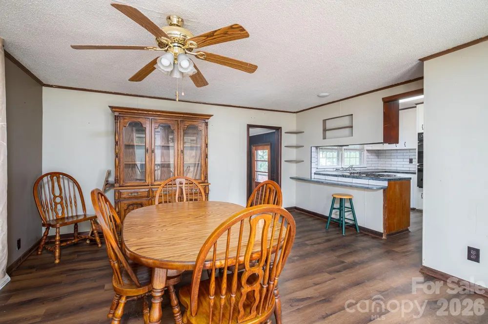 111 E Carlton Street Dallas, NC 28034