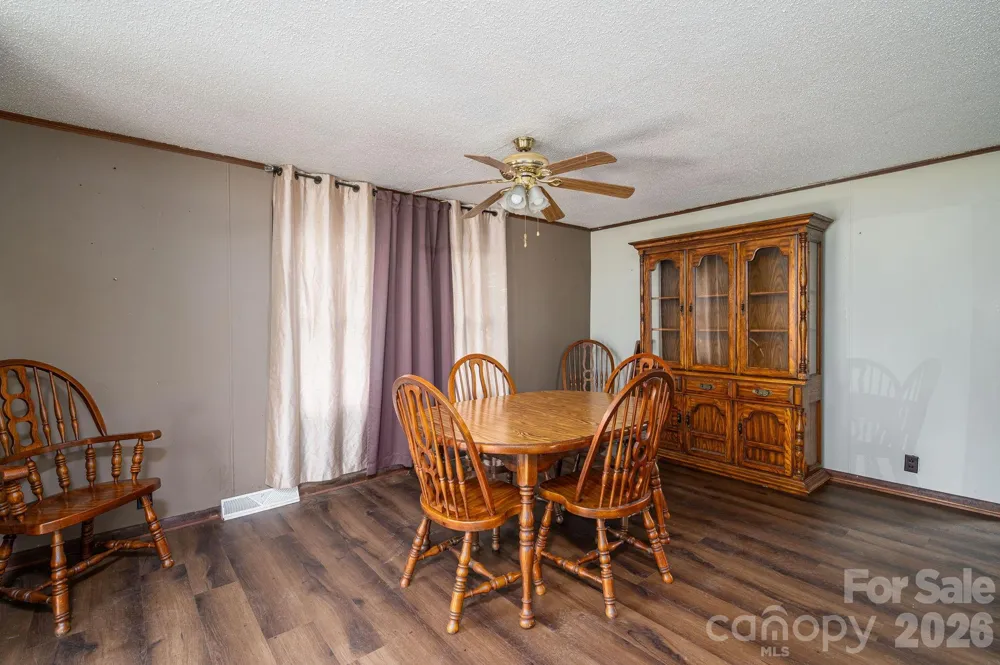 111 E Carlton Street Dallas, NC 28034
