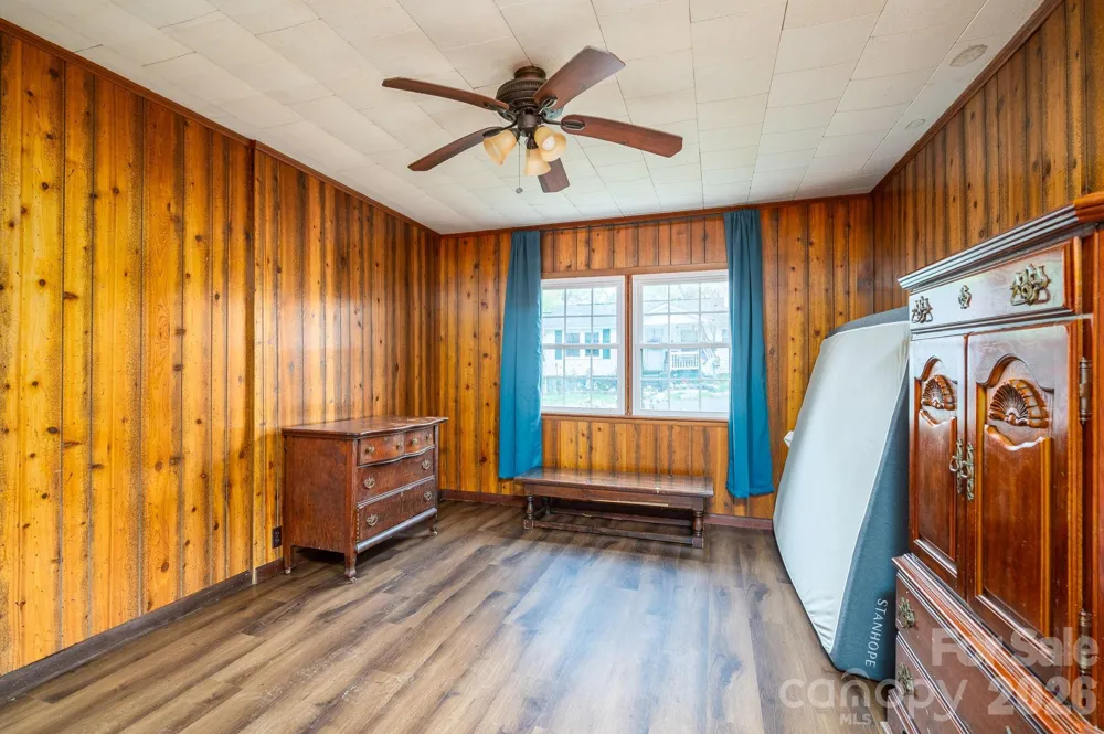 111 E Carlton Street Dallas, NC 28034