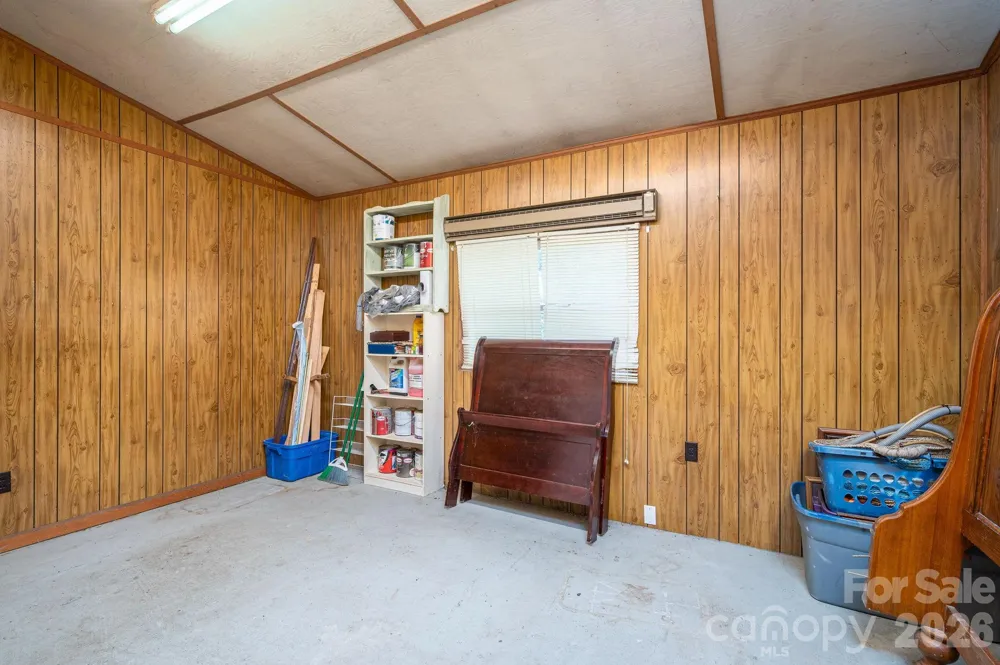 111 E Carlton Street Dallas, NC 28034