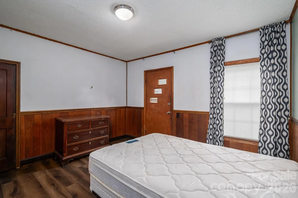 111 E Carlton Street Dallas, NC 28034