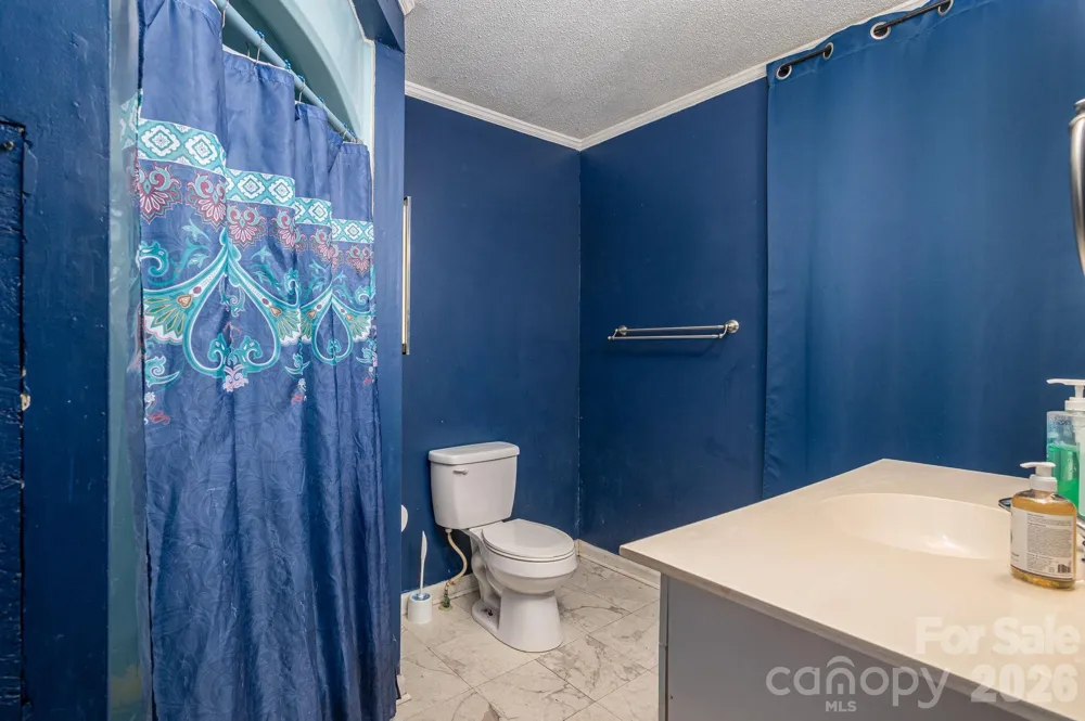 111 E Carlton Street Dallas, NC 28034