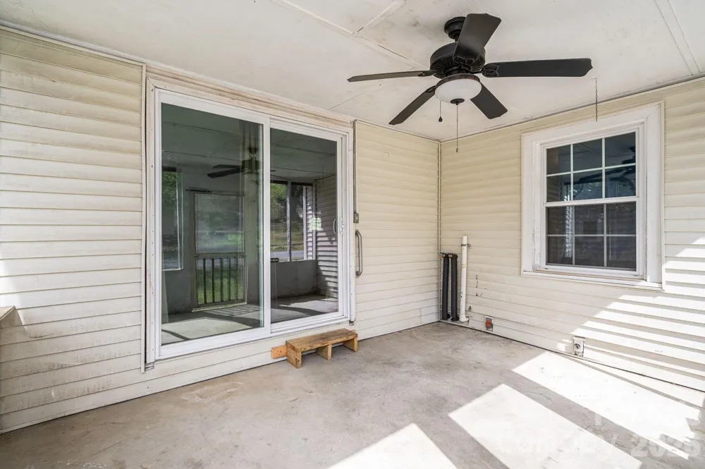 111 E Carlton Street Dallas, NC 28034
