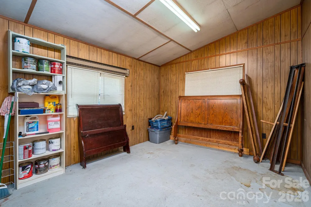 111 E Carlton Street Dallas, NC 28034
