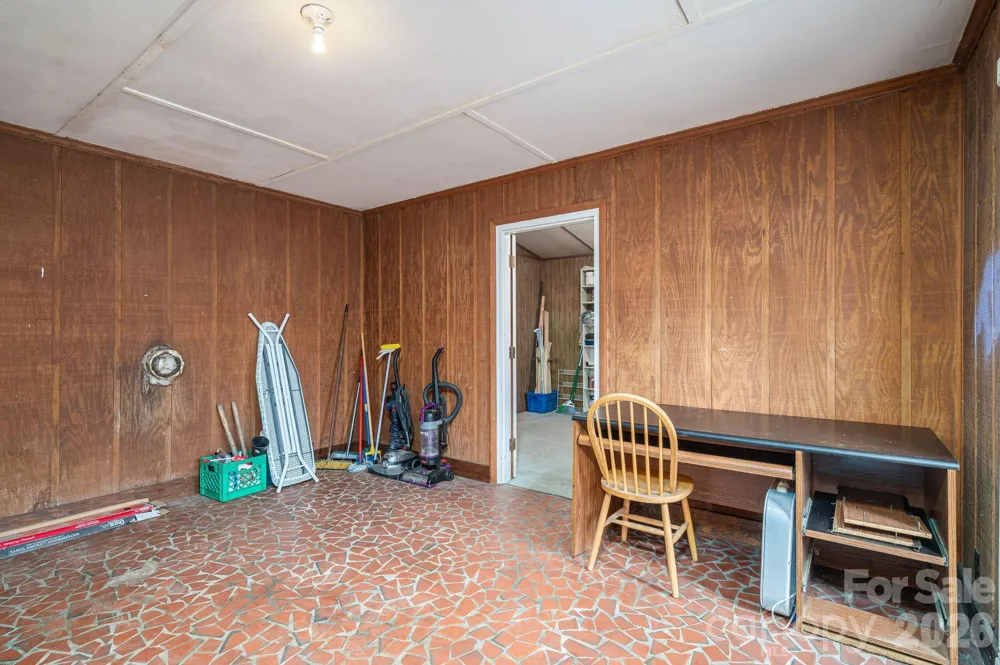 111 E Carlton Street Dallas, NC 28034