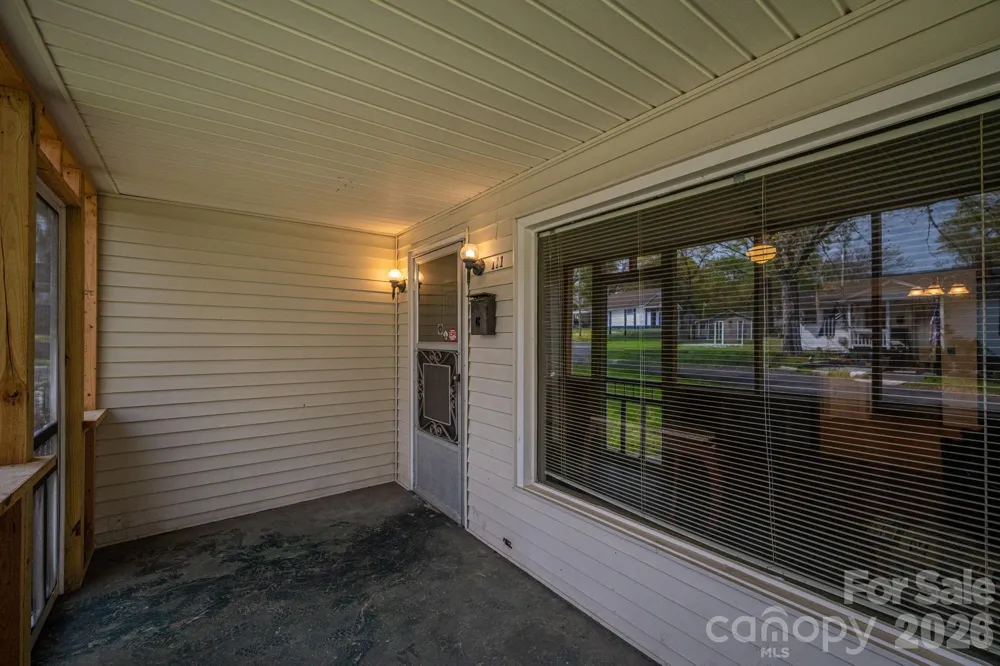 111 E Carlton Street Dallas, NC 28034