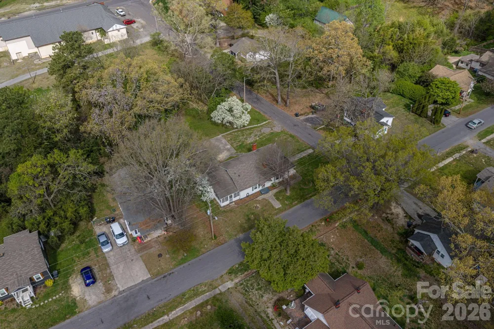 111 E Carlton Street Dallas, NC 28034