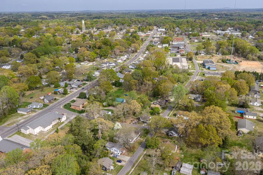 111 E Carlton Street Dallas, NC 28034