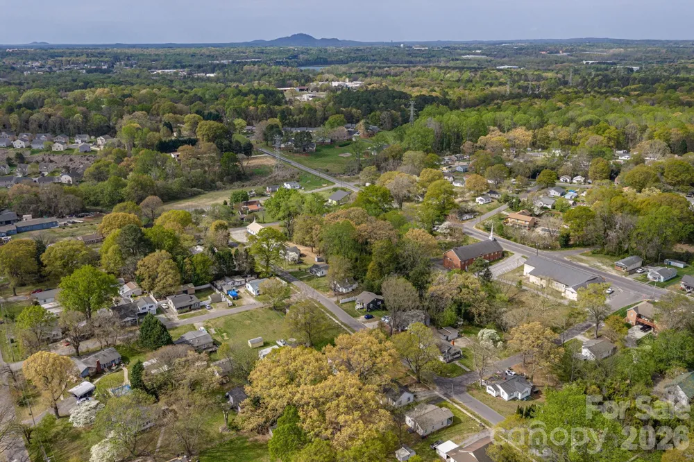 111 E Carlton Street Dallas, NC 28034