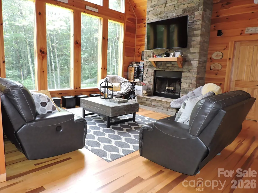 103 Chucks Lane Bakersville, NC 28705