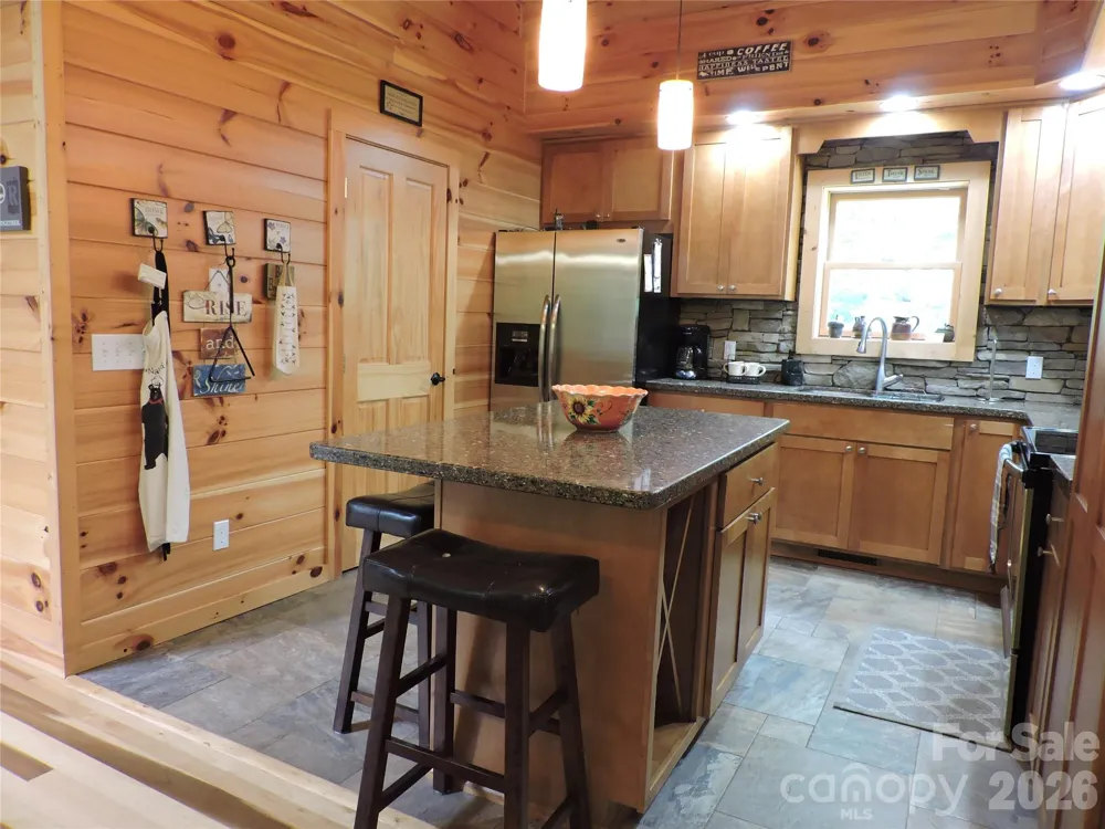 103 Chucks Lane Bakersville, NC 28705
