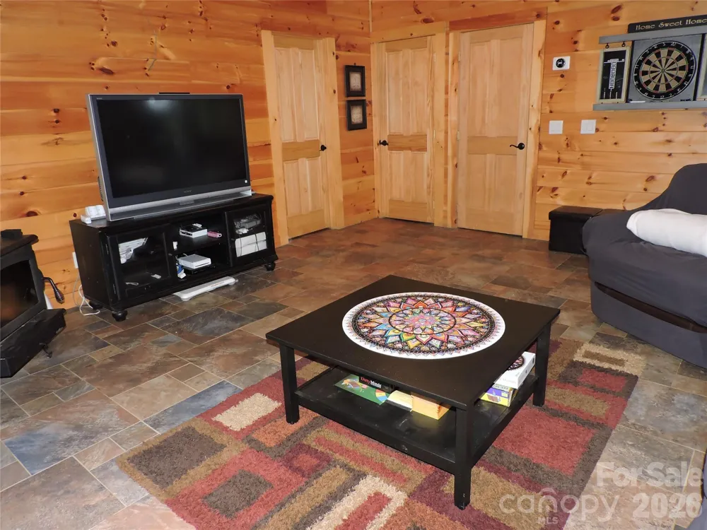 103 Chucks Lane Bakersville, NC 28705