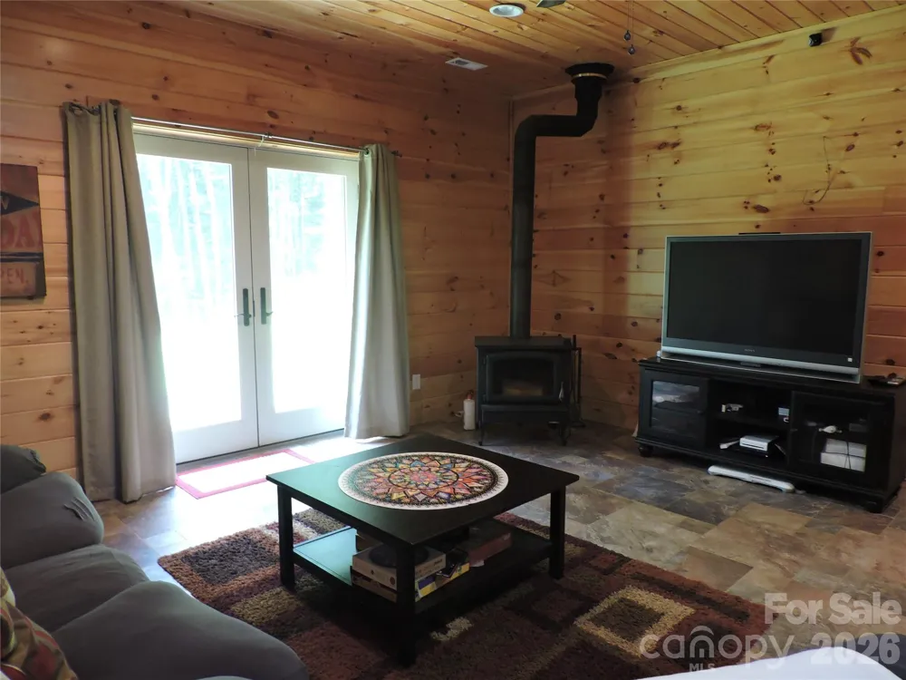 103 Chucks Lane Bakersville, NC 28705