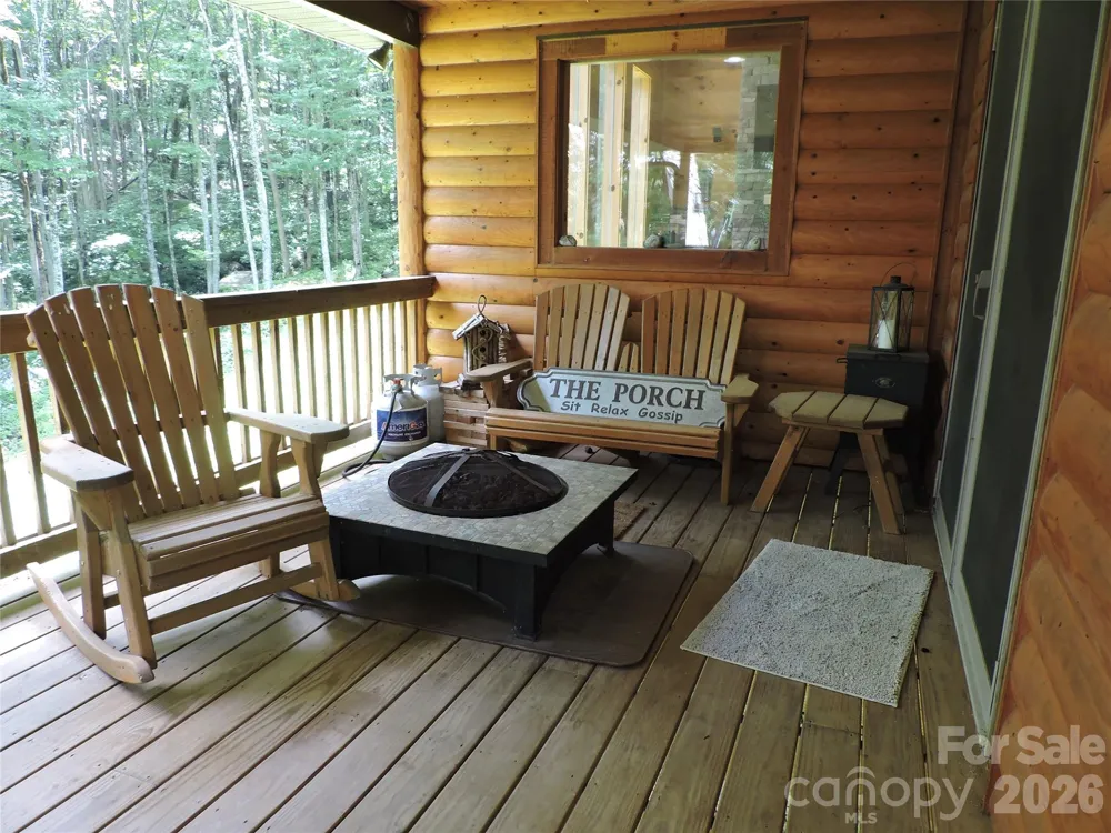 103 Chucks Lane Bakersville, NC 28705