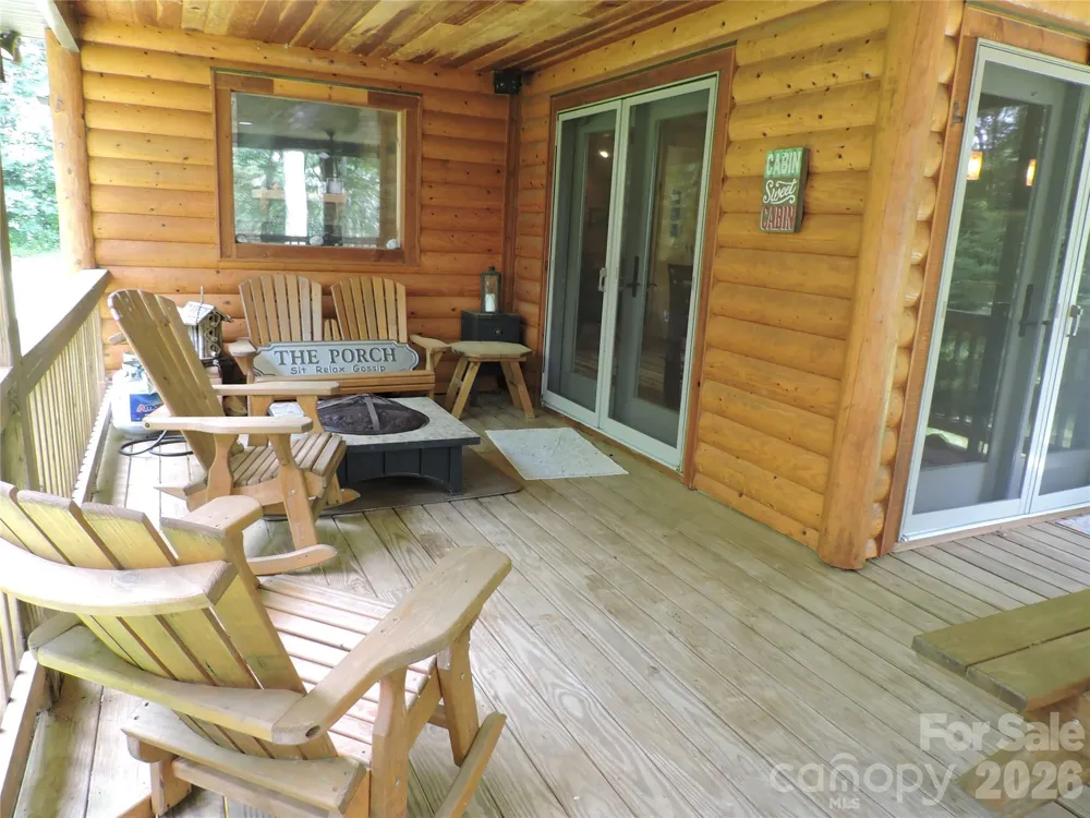 103 Chucks Lane Bakersville, NC 28705