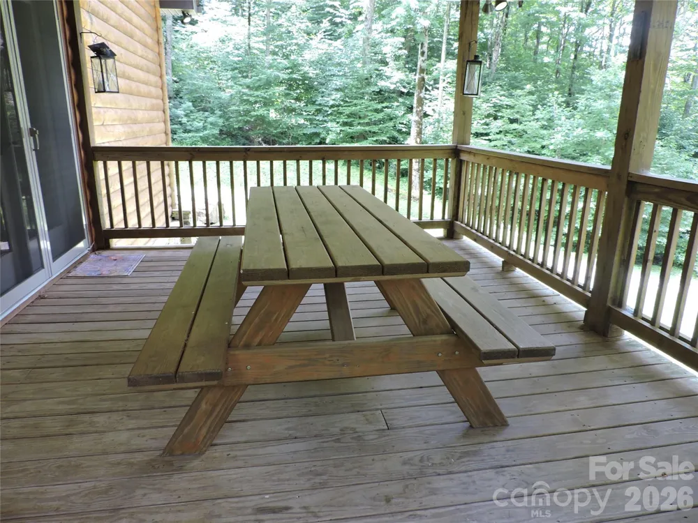 103 Chucks Lane Bakersville, NC 28705