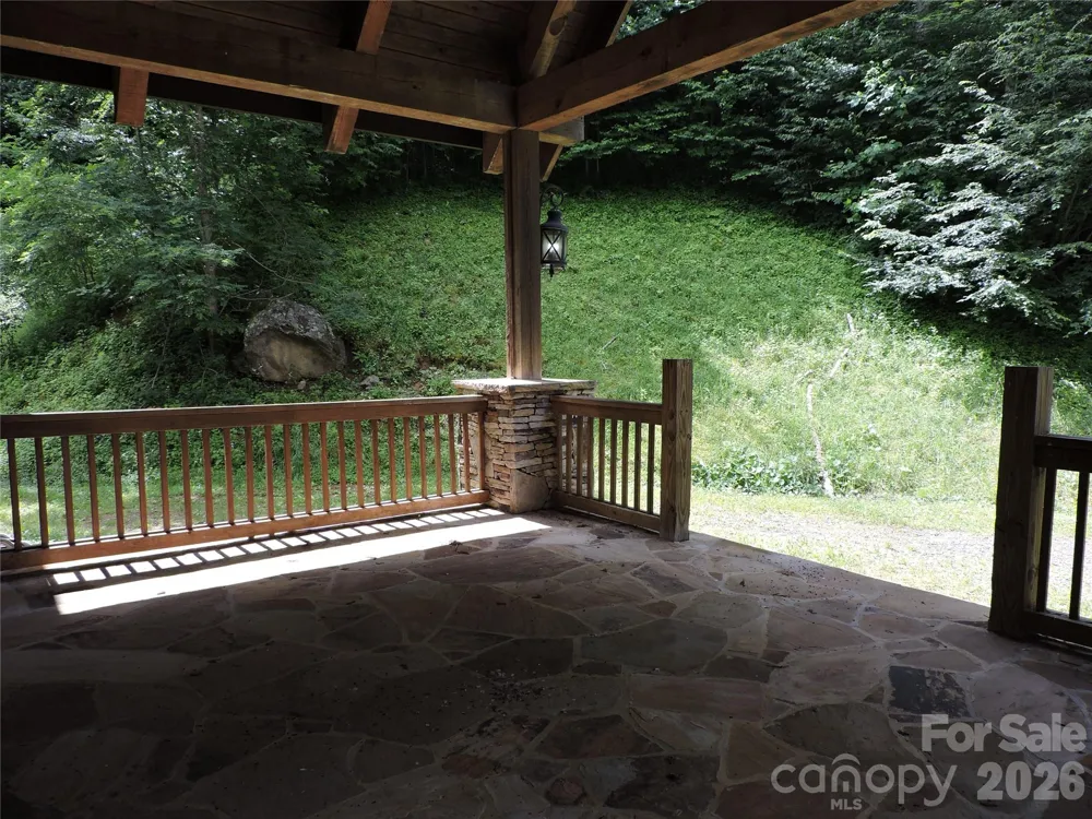 103 Chucks Lane Bakersville, NC 28705