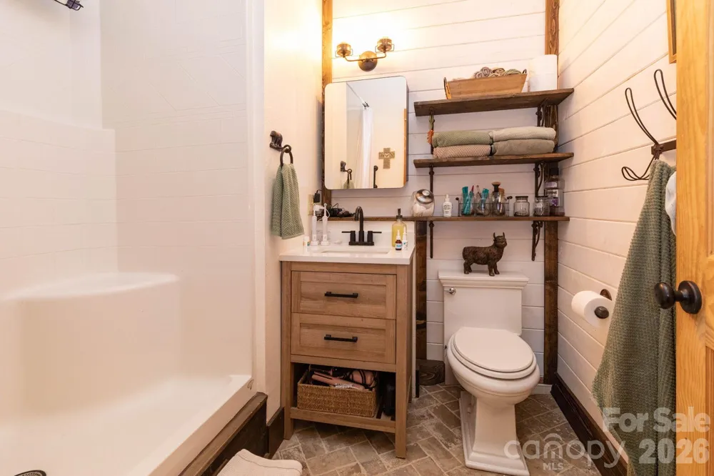 75 mypie Drive Sylva, NC 28779