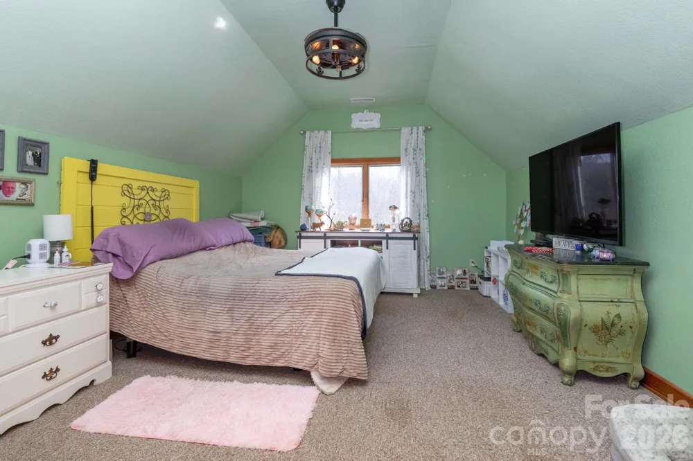 75 mypie Drive Sylva, NC 28779