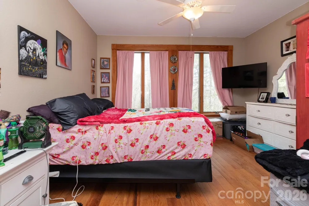 75 mypie Drive Sylva, NC 28779