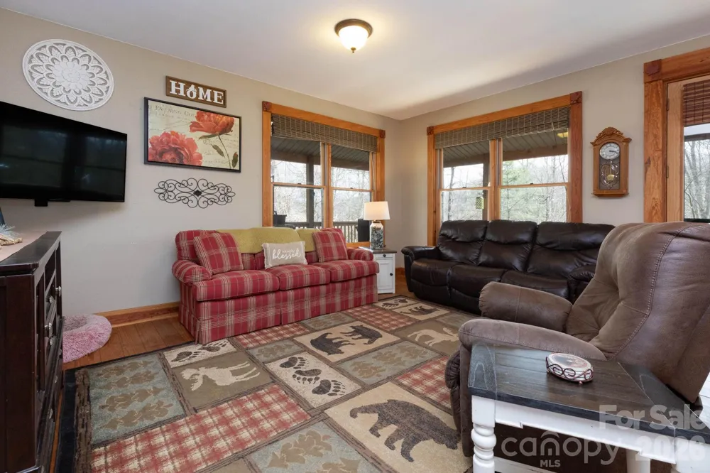 75 mypie Drive Sylva, NC 28779