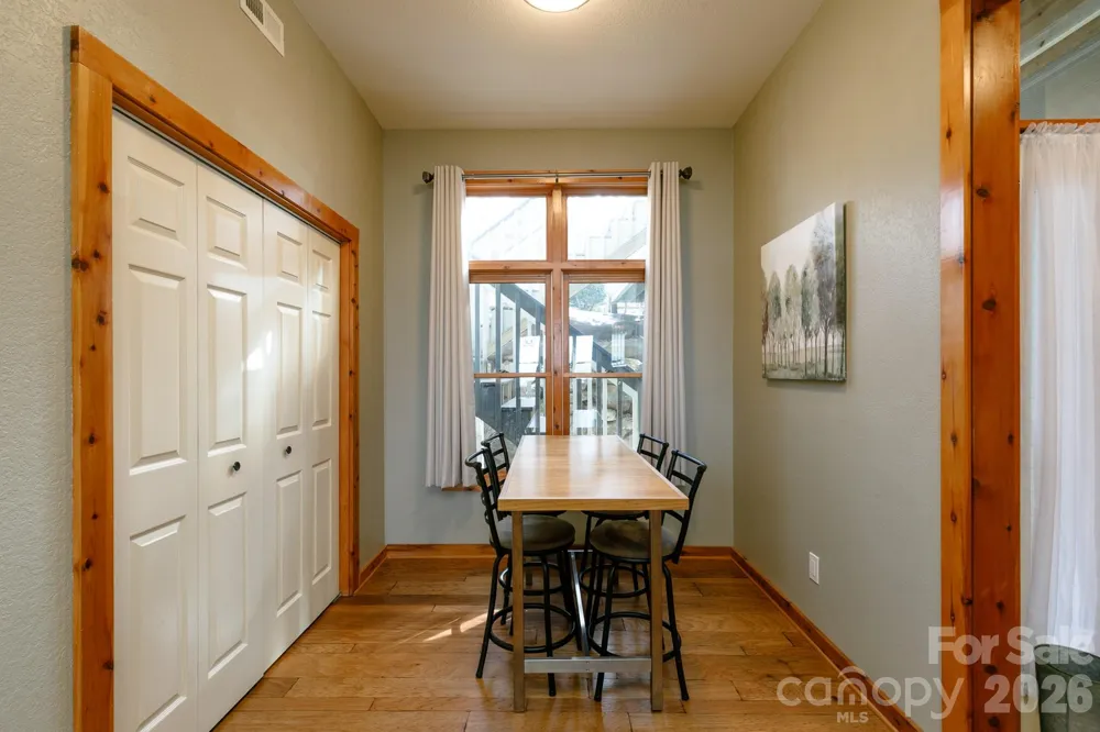 10 Stoney Falls Loop #4/203 Burnsville, NC 28714