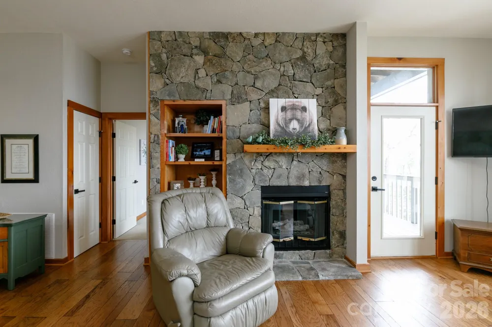 10 Stoney Falls Loop #4/203 Burnsville, NC 28714