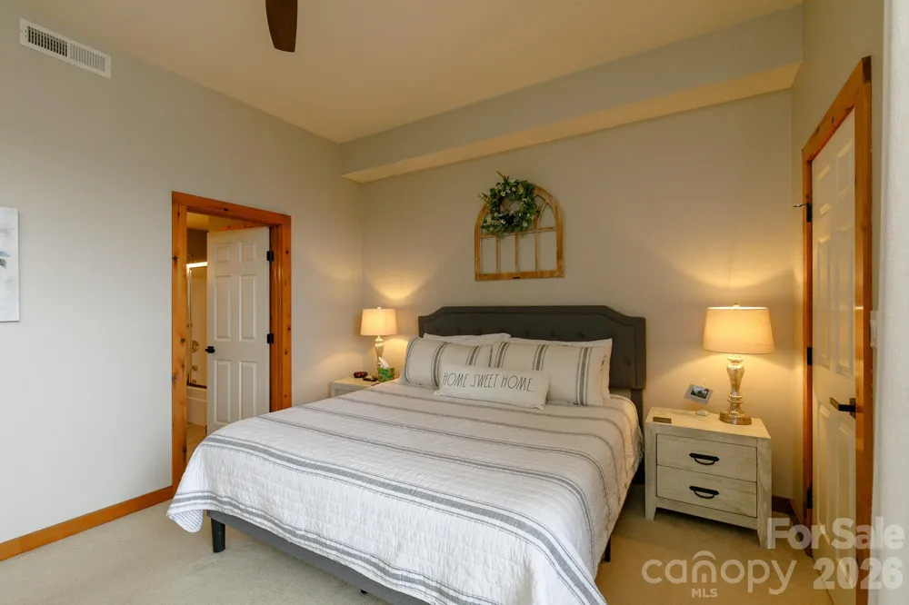 10 Stoney Falls Loop #4/203 Burnsville, NC 28714