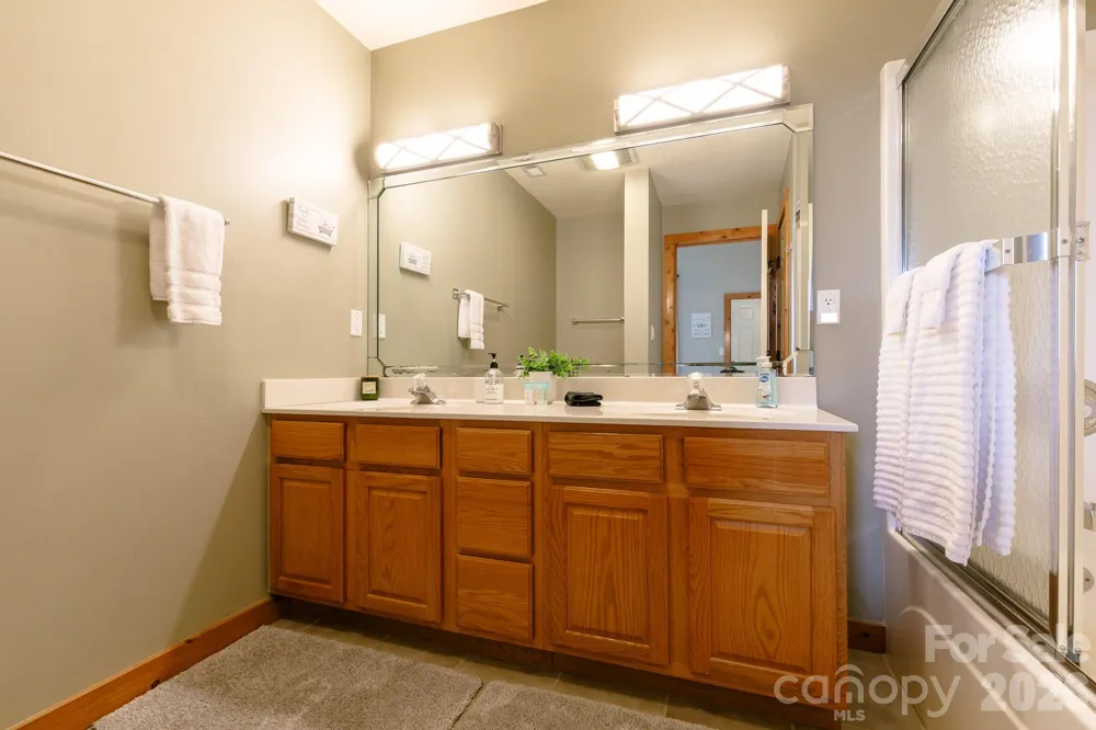 10 Stoney Falls Loop #4/203 Burnsville, NC 28714