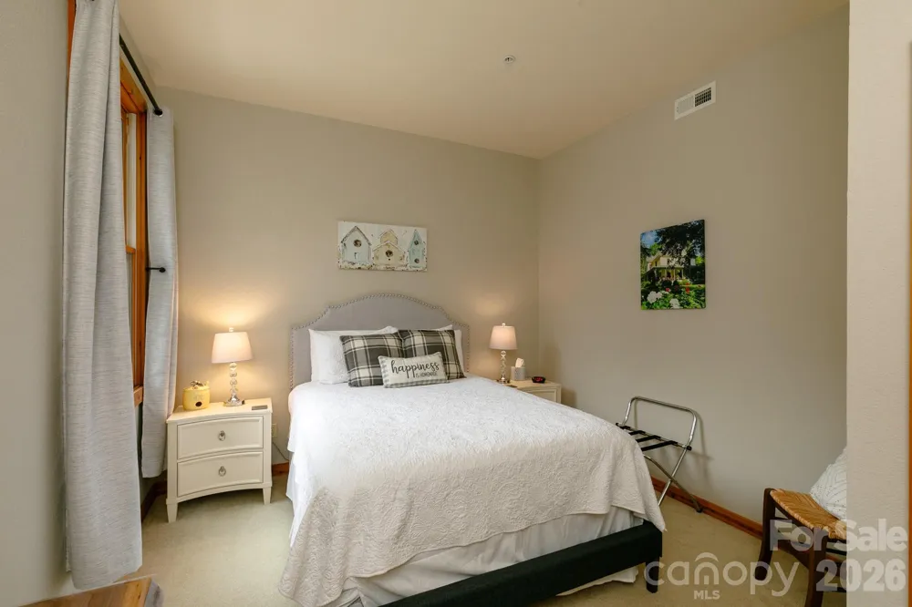 10 Stoney Falls Loop #4/203 Burnsville, NC 28714