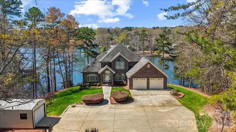 704 Shoreline Drive