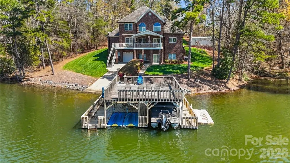 704 Shoreline Drive New London, NC 28127