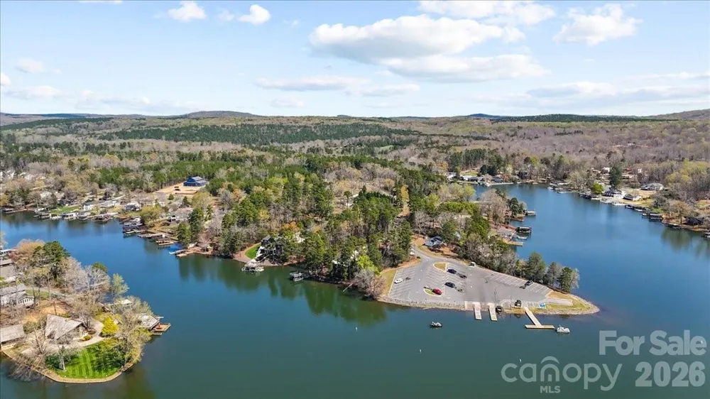 704 Shoreline Drive New London, NC 28127