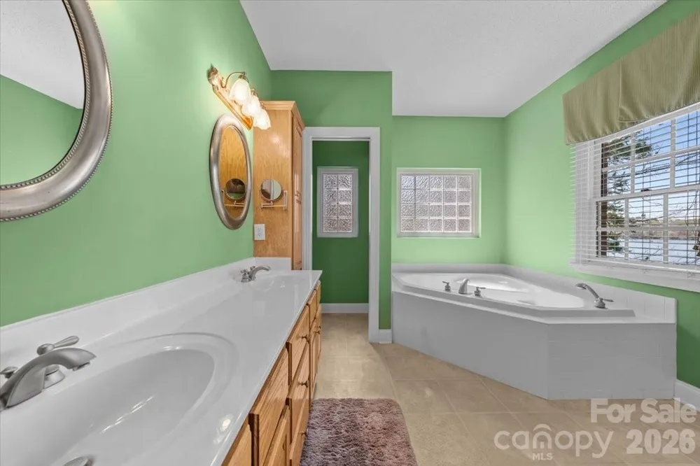 704 Shoreline Drive New London, NC 28127