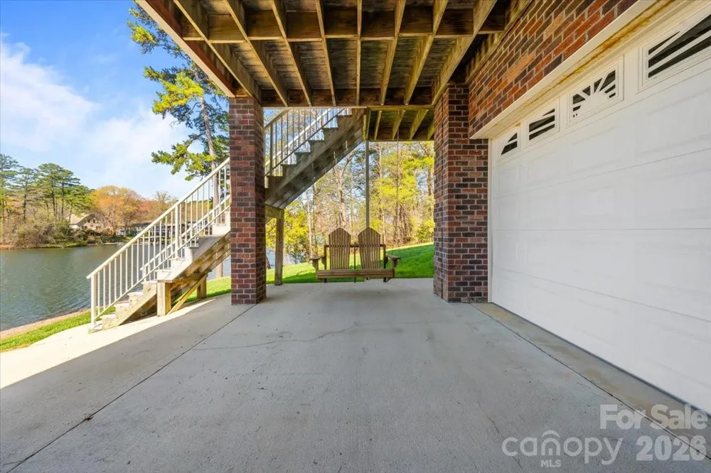 704 Shoreline Drive New London, NC 28127