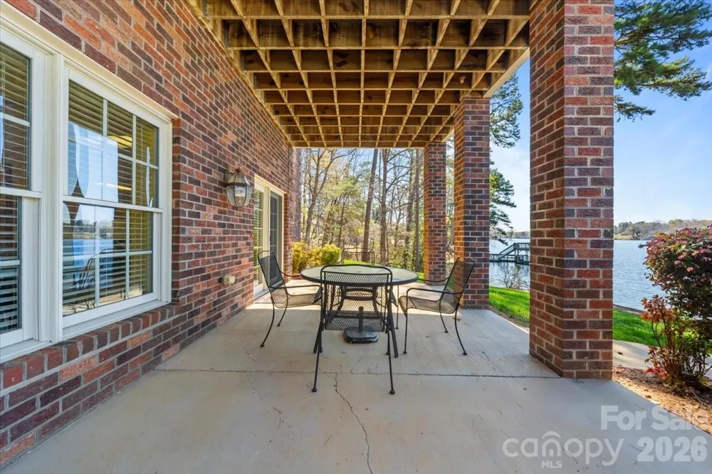 704 Shoreline Drive New London, NC 28127