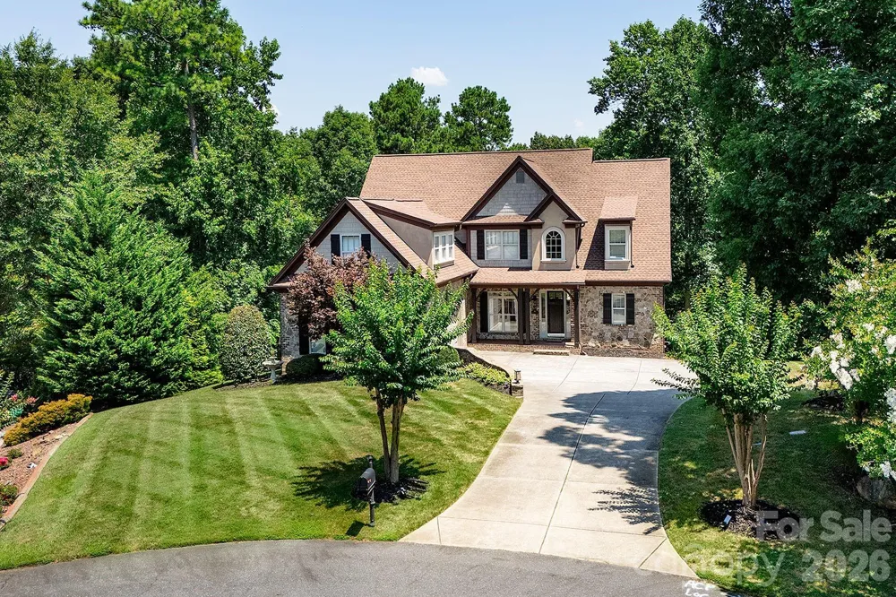 394 Stone Cliff Lane Lake Wylie, SC 29710