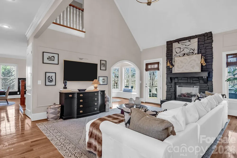394 Stone Cliff Lane Lake Wylie, SC 29710