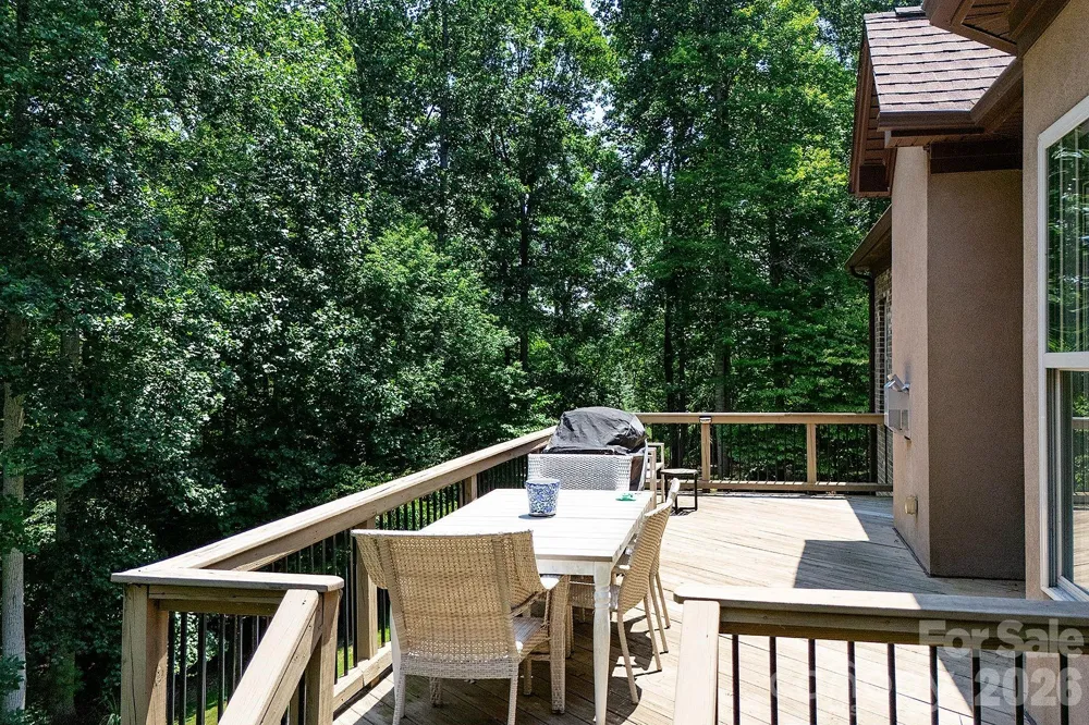 394 Stone Cliff Lane Lake Wylie, SC 29710