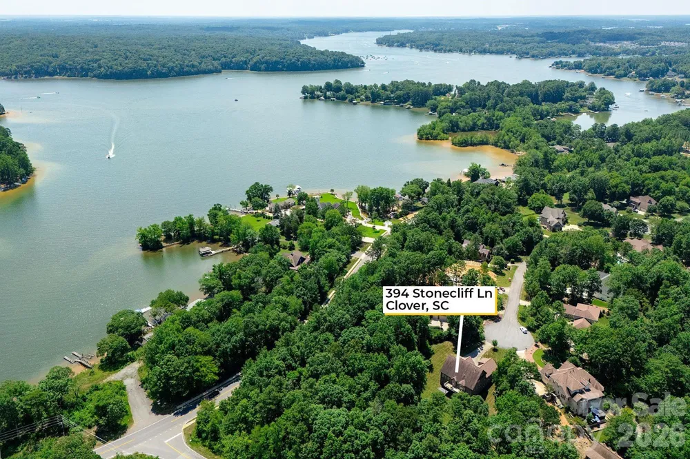 394 Stone Cliff Lane Lake Wylie, SC 29710