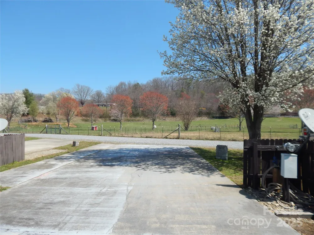 50 Timber Leaf Drive #8 Sylva, NC 28779