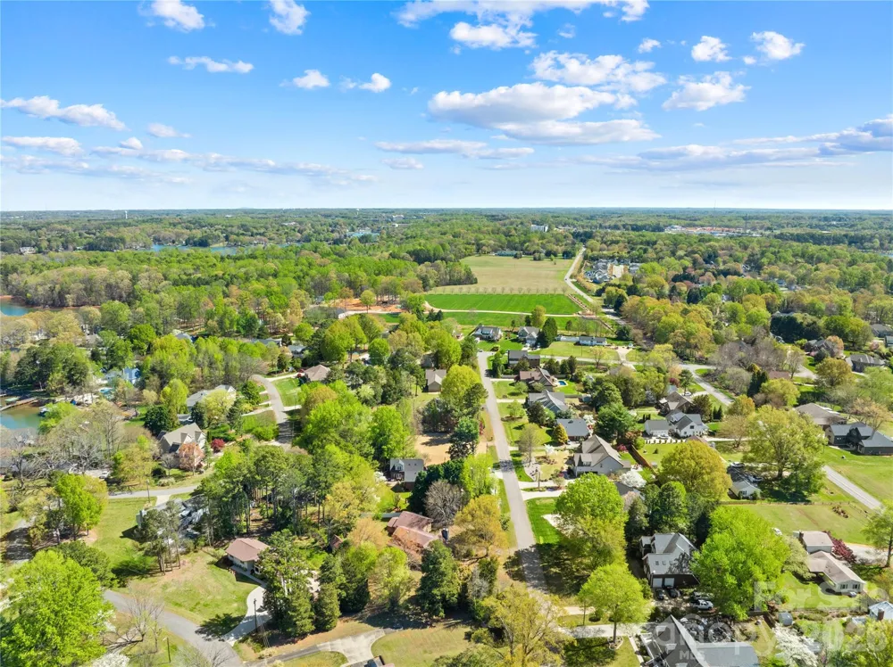 126 Aqua Drive #4 Mooresville, NC 28117